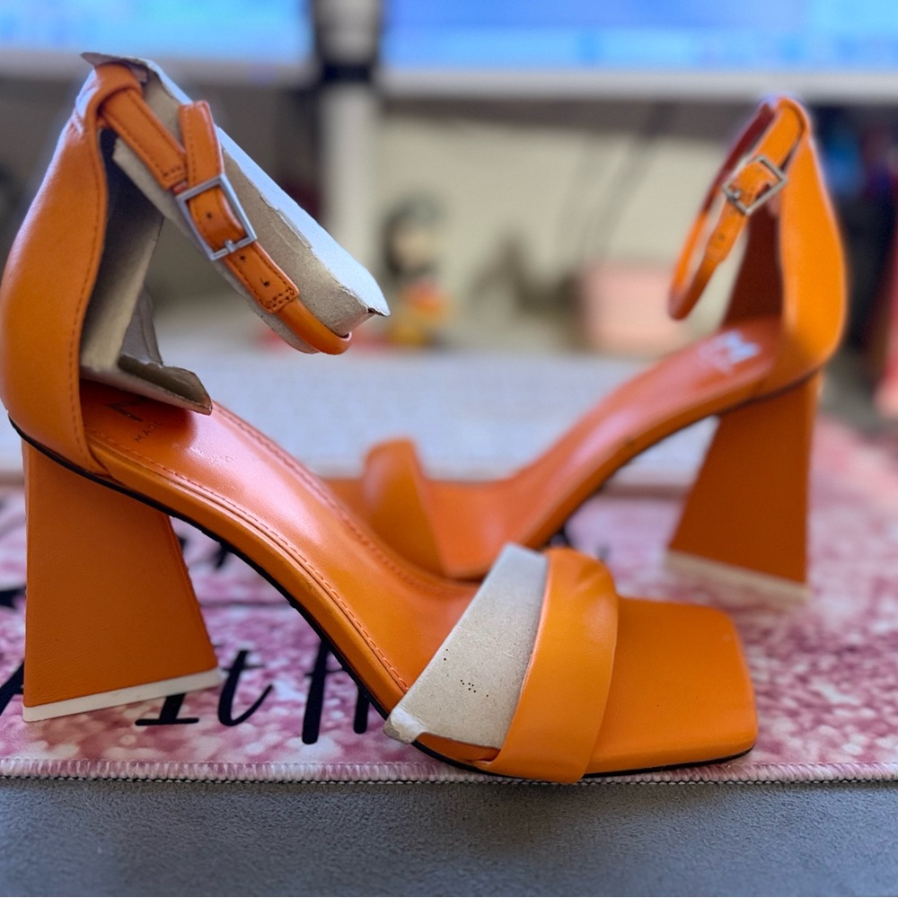 Marc Fisher Women's Orange Heeled Sandals size 7 - Picture 4 of 8